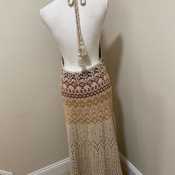 Free People Ikat Oasis Maxi Dress Halter Crochet
Knit buckles size L - Picture 8 of 12